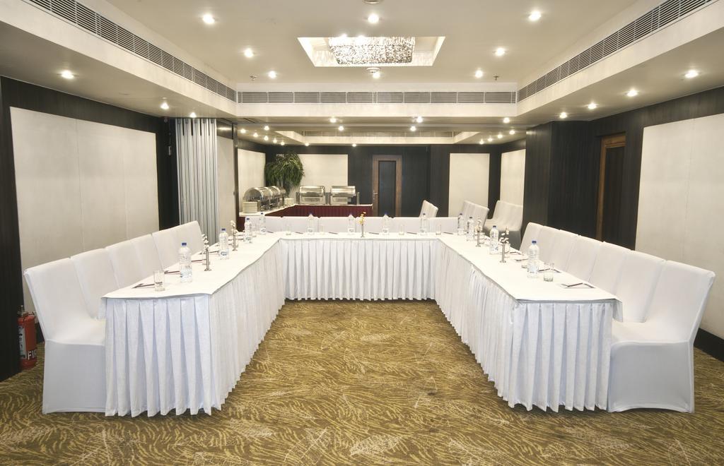 Monotel Calcutta Buitenkant foto