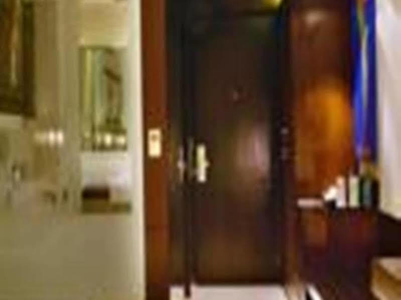 Monotel Calcutta Buitenkant foto